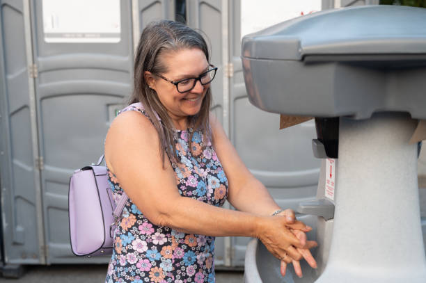 Best Luxury portable toilet rental  in Kenyon, MN
